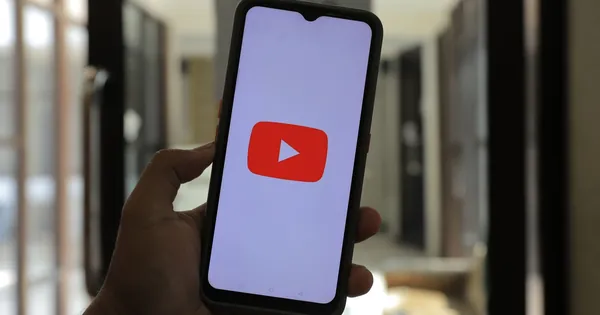 How YouTube ranks comments and why comment likes decide visibility